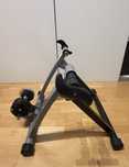 Rolo de treino indoor para bicicleta com pneu