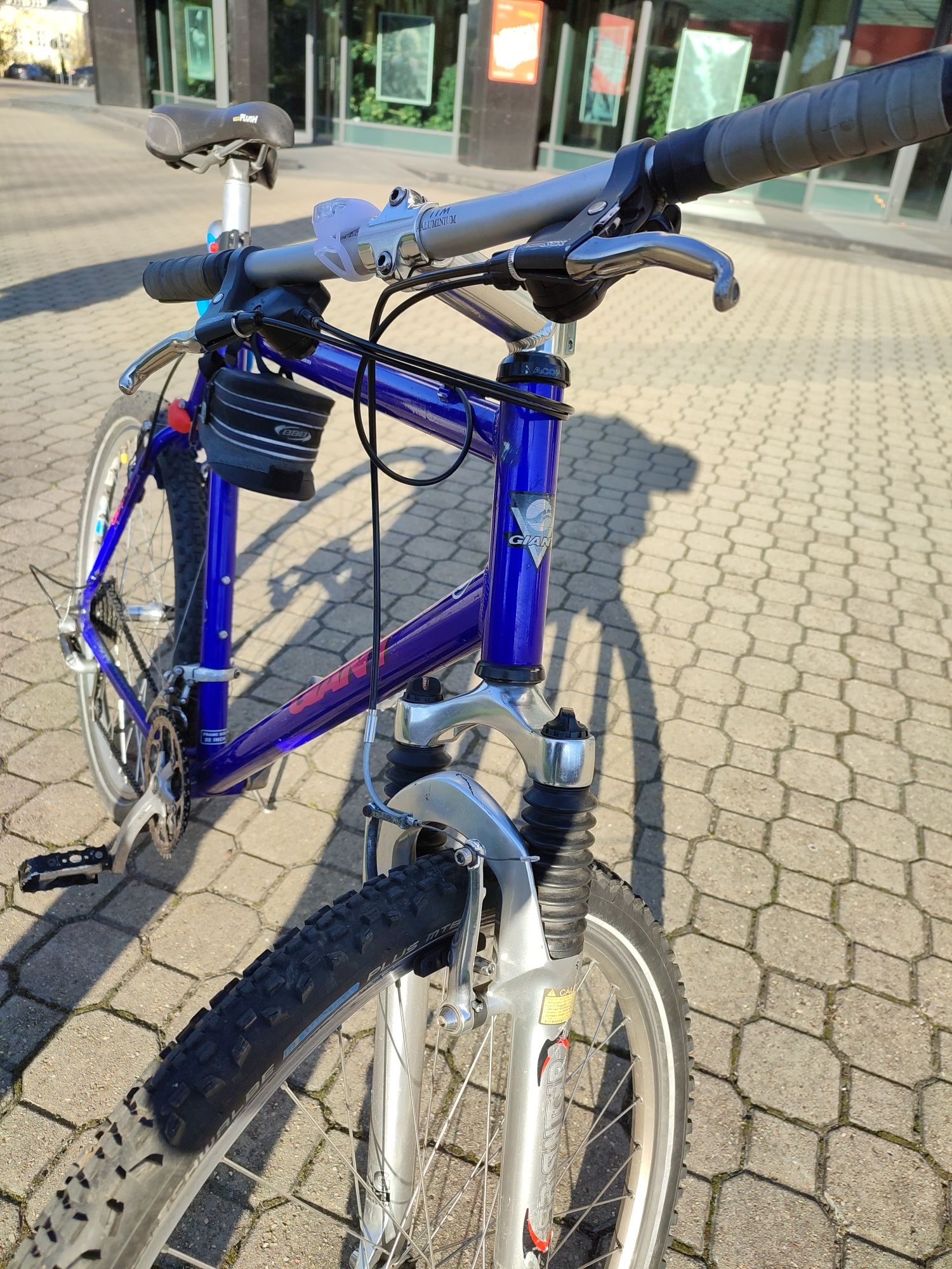 Rower Giant Track. Rama 22' cale, górski, trekkingowy, MTB