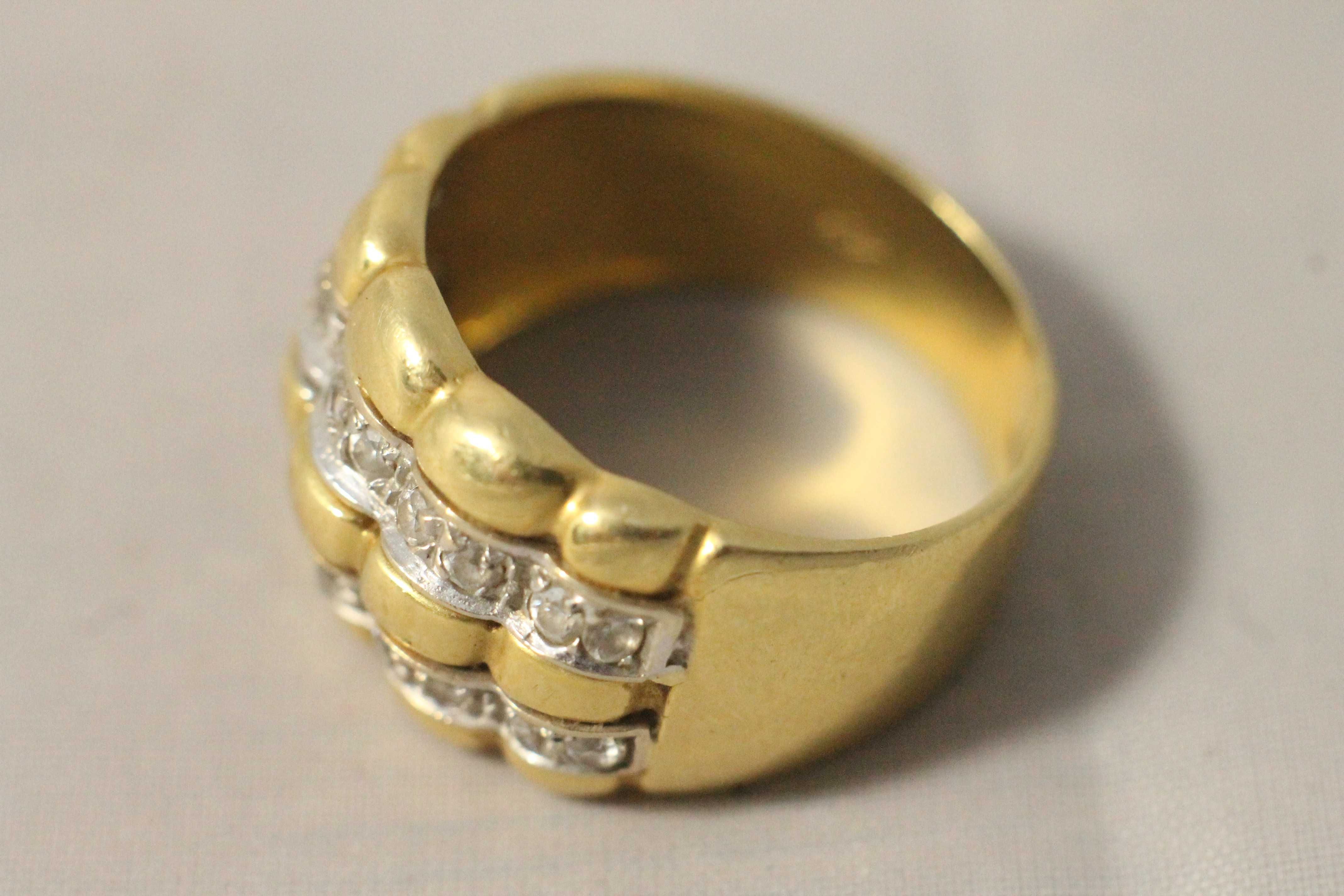 Piękny złoty pierścionek 18K 18R