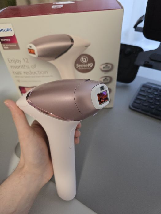 Фотоепілятор Philips lumea 9900