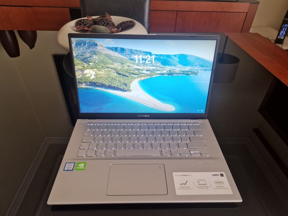 ASUS VivoBook 14
