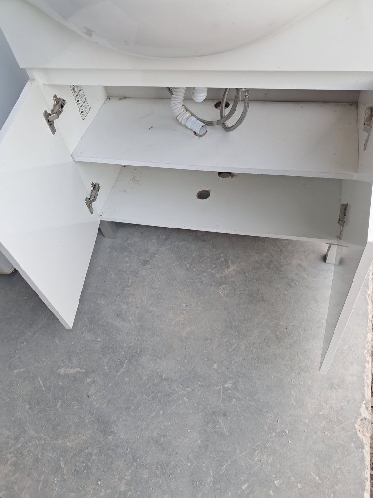 Movel wc com lavatório e torneira
