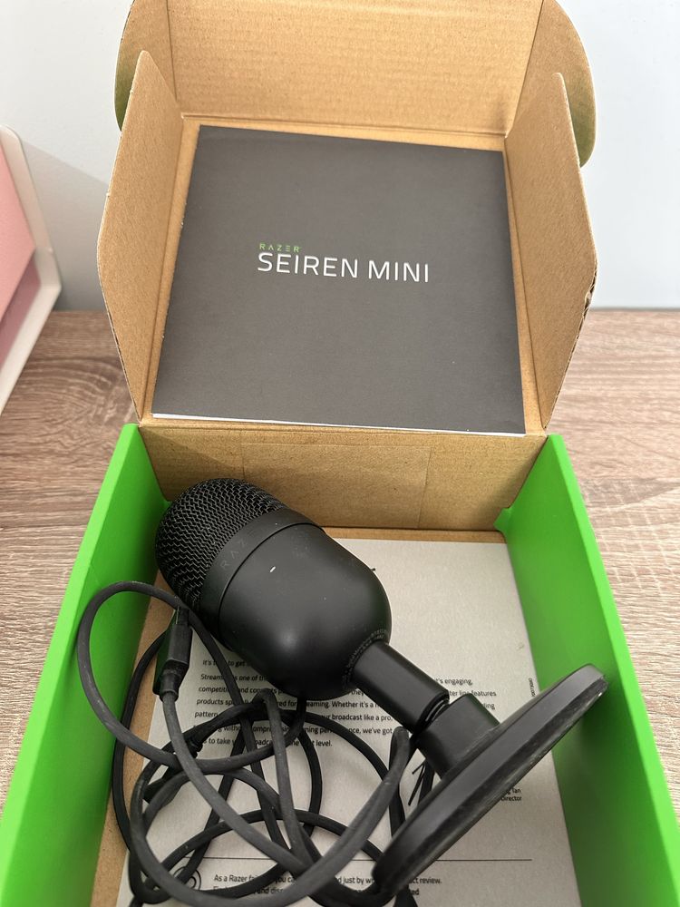 Микрофон Razer Seiren mini (RZ19-03450100-R3M1)