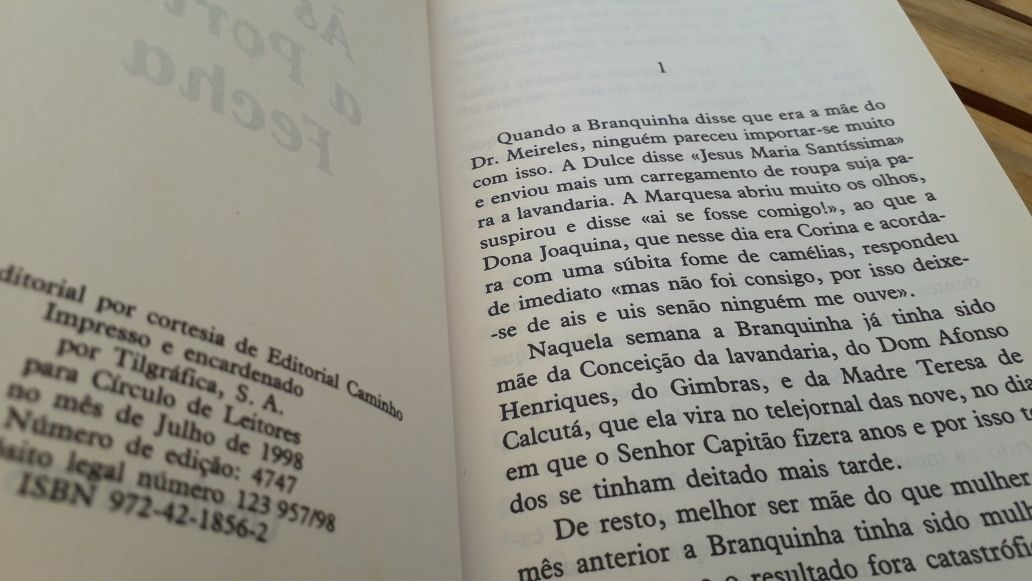 Às dez a porta fecha - Alice Vieira - edição n.° 4747 de julho de 1998