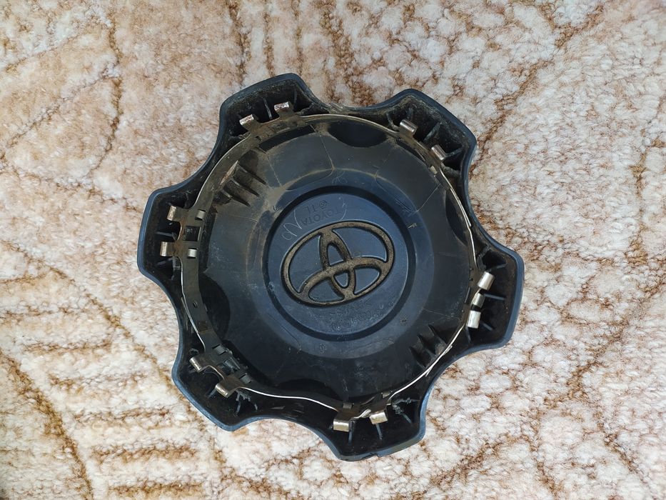 Колпак ступицы, Toyota Hilux б/у