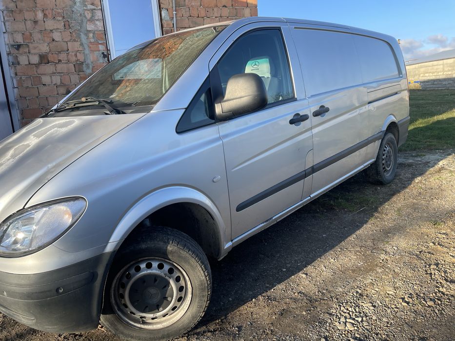 Мерседес віто 111 2005 року