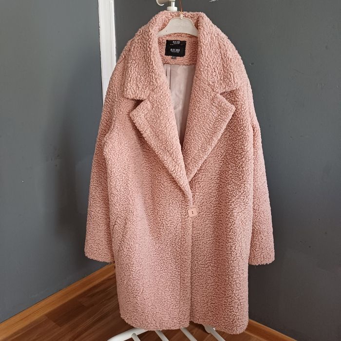 Жіноче пудрове пальто