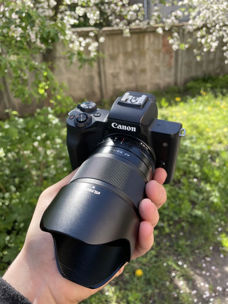 ТЕРМІНОВО! Canon m50 + viltrox 33mm