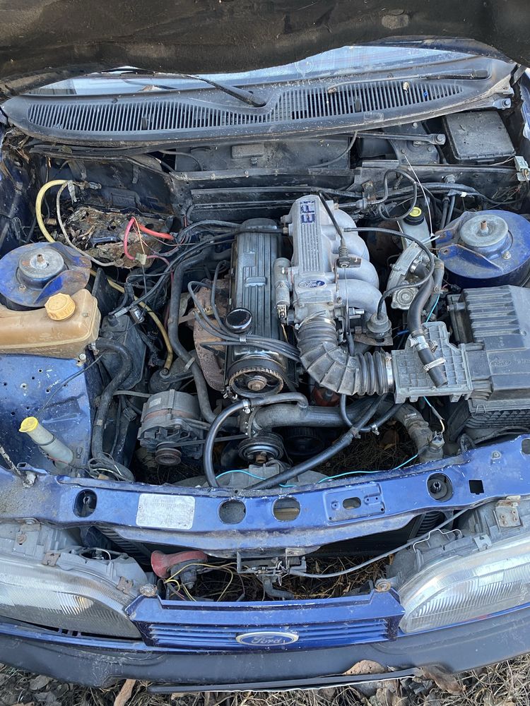 Форд сиерра 1.6 ohc .
