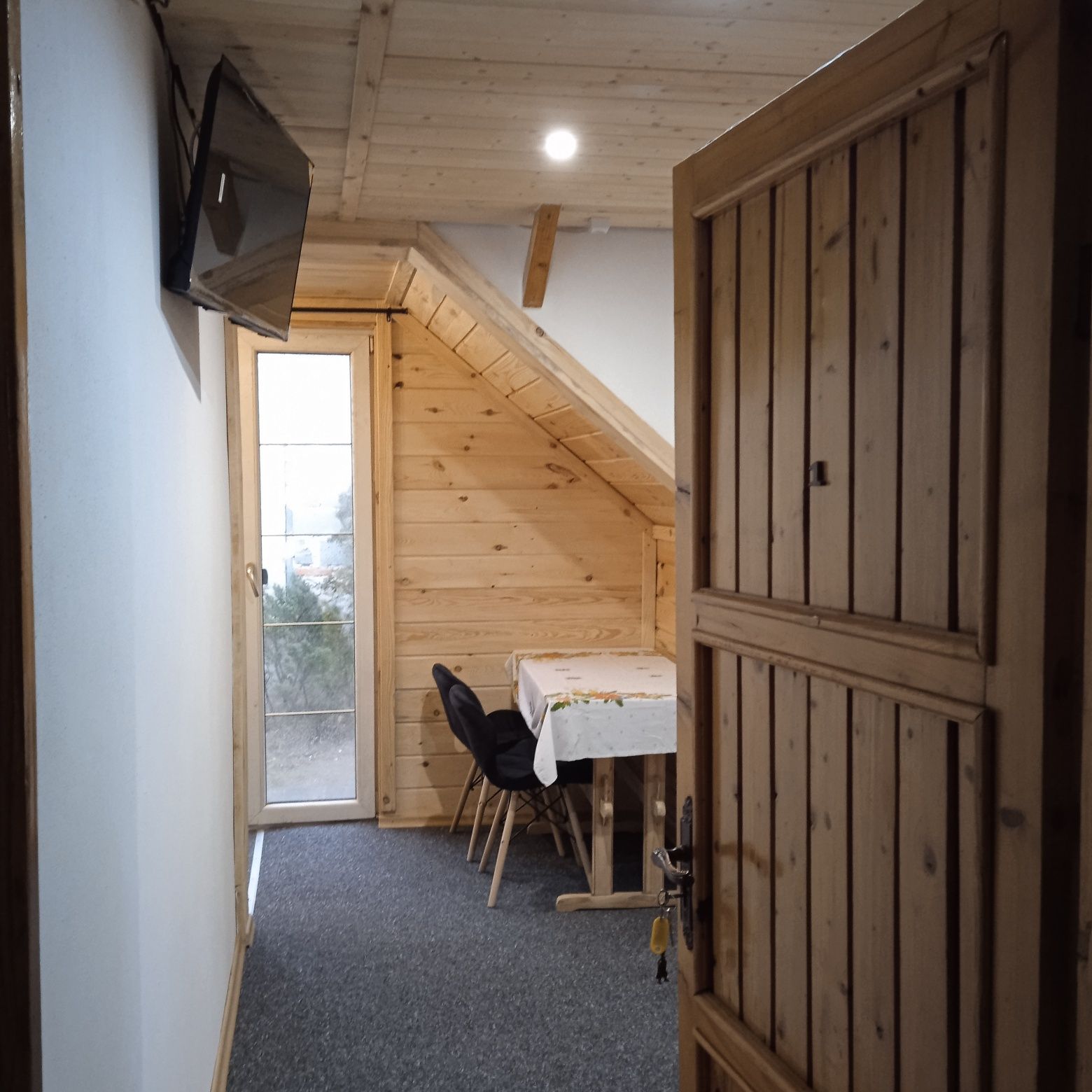 Domki całoroczne z grill-chatą i balią Olsztyn k/Częstochowy NOCLEGI