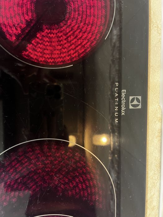 Electrolux плита ,варильна поверхность