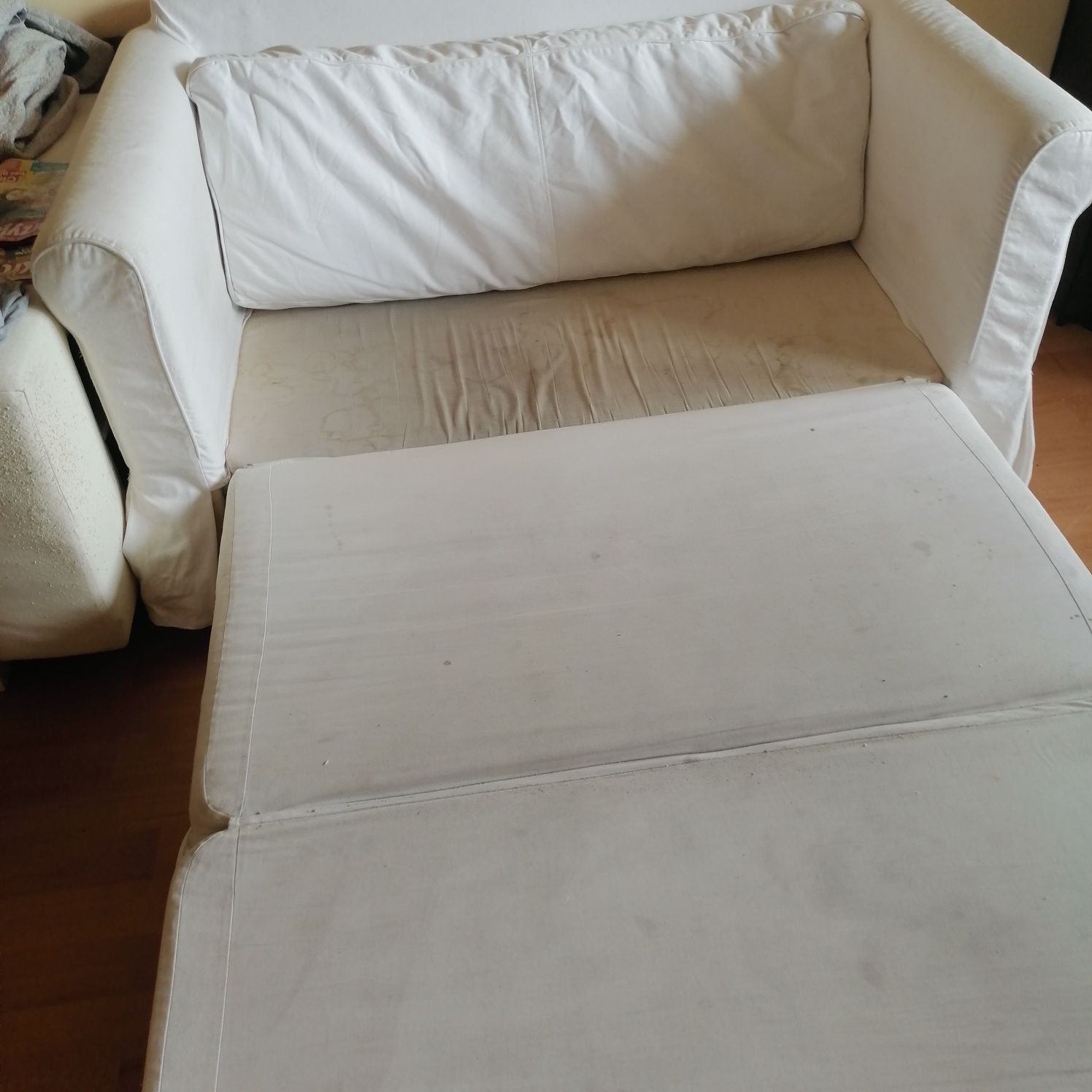 Sofa dwuosobowa biała