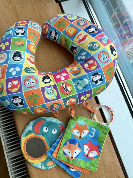 Подушка-ігровий центр "Tummy Time" Chicco