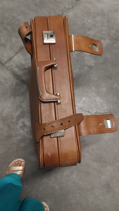 Mala de viagem de cor castanha