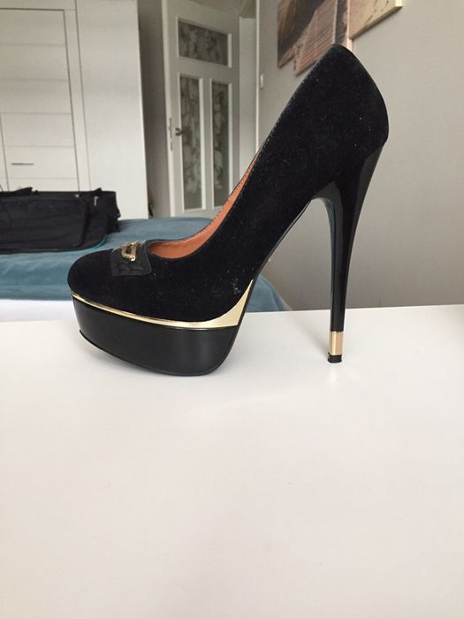 Szpilki czarne na wysokiej platformie