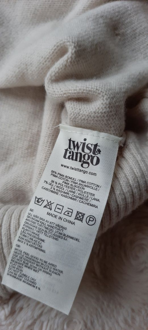 Kremowy sweter z golfem Twist&Tango z wełną I kaszmirem rozmiar S