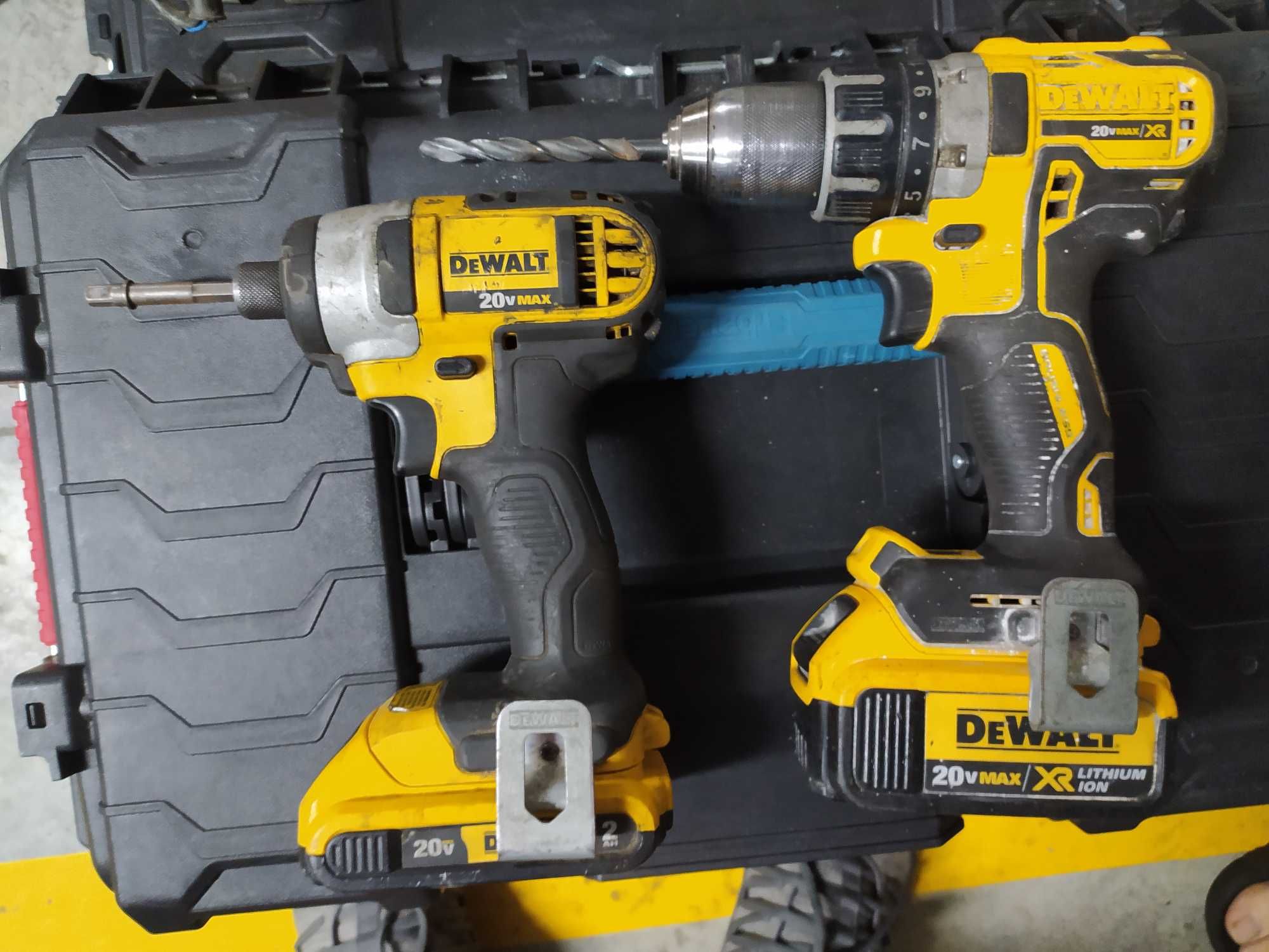 Zakrętarka udarowa akumulatorowa Dewalt DCF885