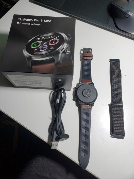 Часи TicWatch Pro 3 Ultra