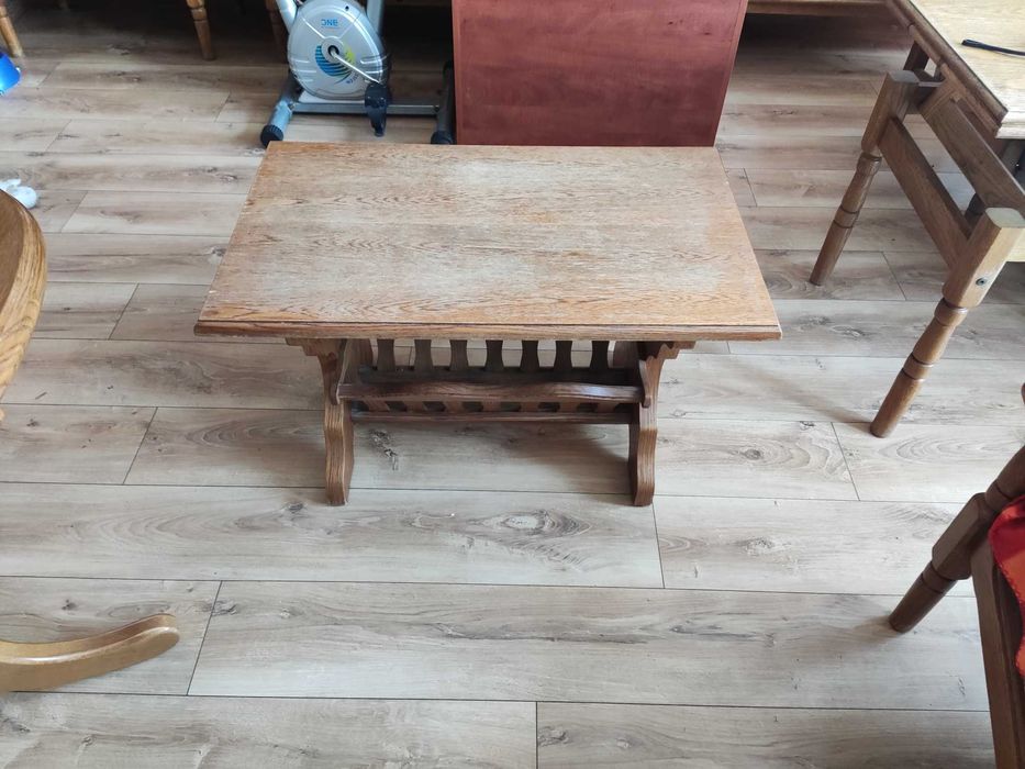 Stolik kawowo-gazetowy