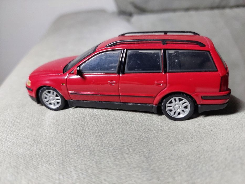 Miniatura VW Passat escala 1/43