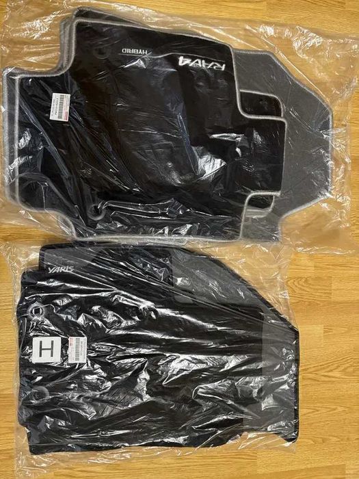 Oryginalne dywaniki Lexus LS RX ES IS Toyota Yaris RAV4 ProAce Corolla