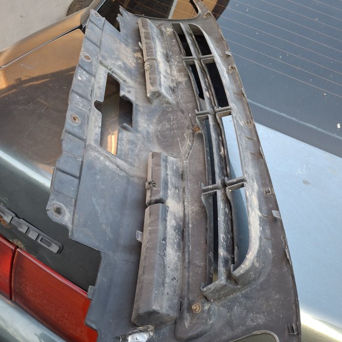 Решетка радиатора лада гранта с значком и молдингом