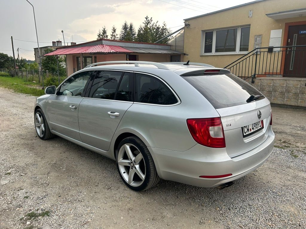 Skoda Superb 1,4 tsi 125ps Xenon Navi alu 18
