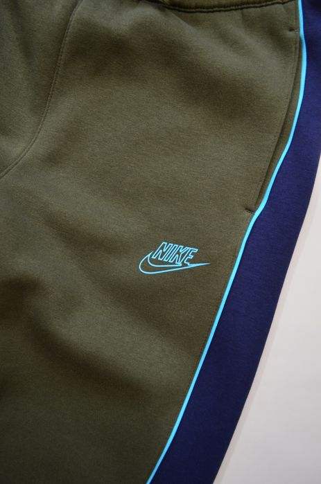 Чоловічі спортивні штани Nike