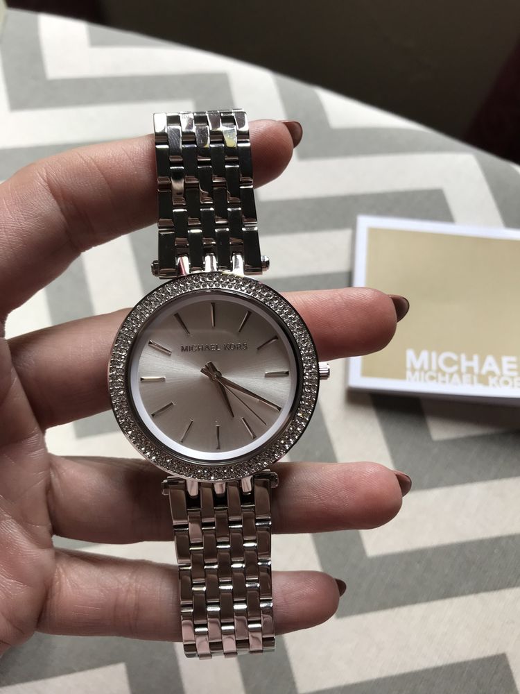 Relógio Michael Kors prateado novo