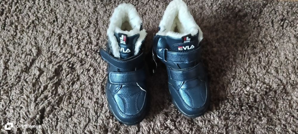 Взуття на дівчинку або хлопчика