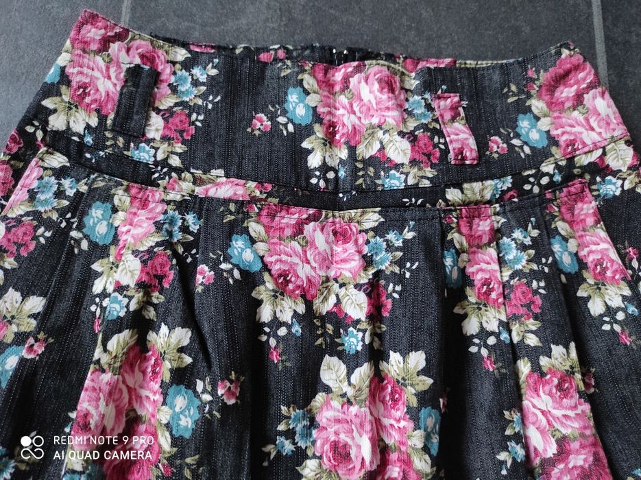Spódniczka mini w kwiaty