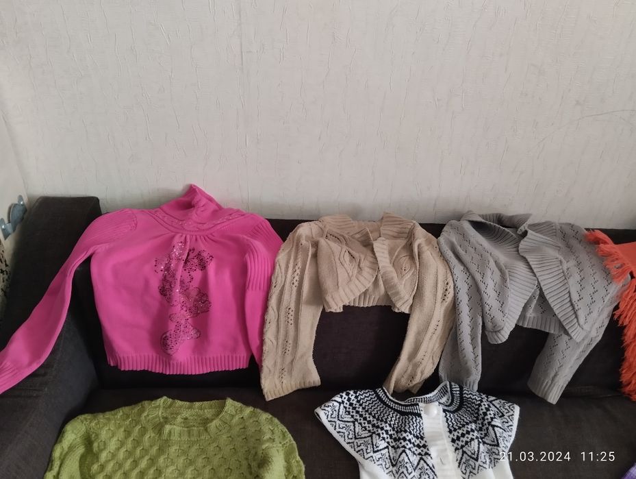 Кофти,кохти, балєро, светри для дівчаток від 6 до 12 років.