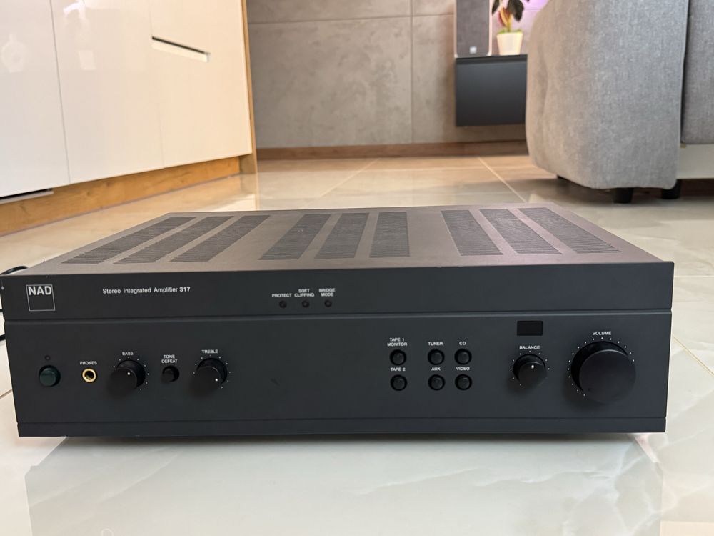 wzmacniacz NAD 317 CD Player NAD 524