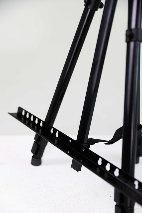 Мольберт портативний  тринога  складний  металевий з регулюванням