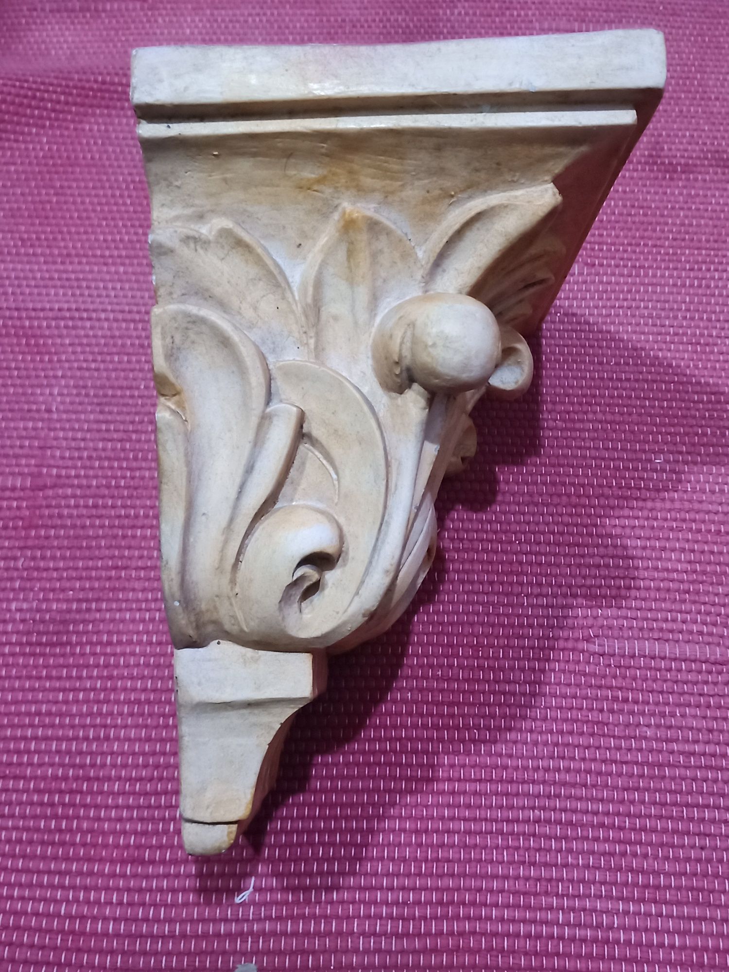 Peanha ou missula centenária em gesso