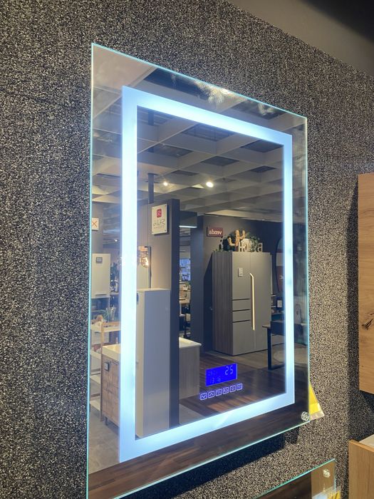 Lustro lazienkowe z podloczeniem do bluetooth  niespotykane  w Polsce