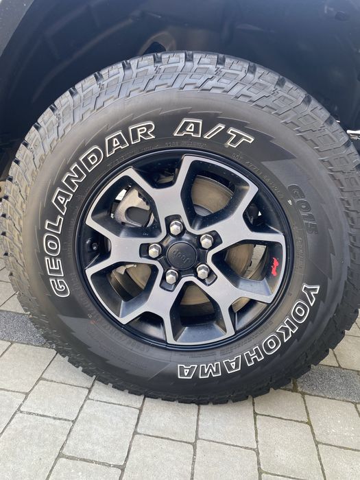 Komplet kół OEM Rubicon Jeep Wrangler 5x127 , 7,5jx17” et 44,45