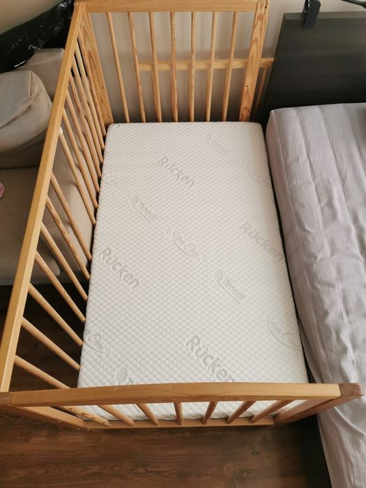 Materac niemowlęcy Rucken 120x70 cm + łóżeczko sosnowe + prześcieradło