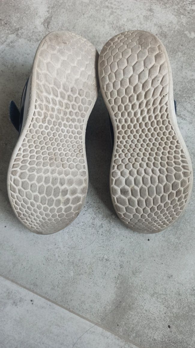 Buty sportowe dla dziewczynki Bartek 32