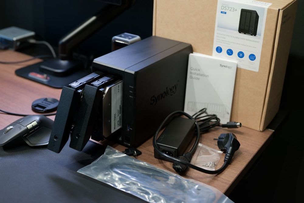 ** NAS Synology DS723+ + dyski HGST 2x18=36 TB - WSZYSTKO NÓWKI !!! **