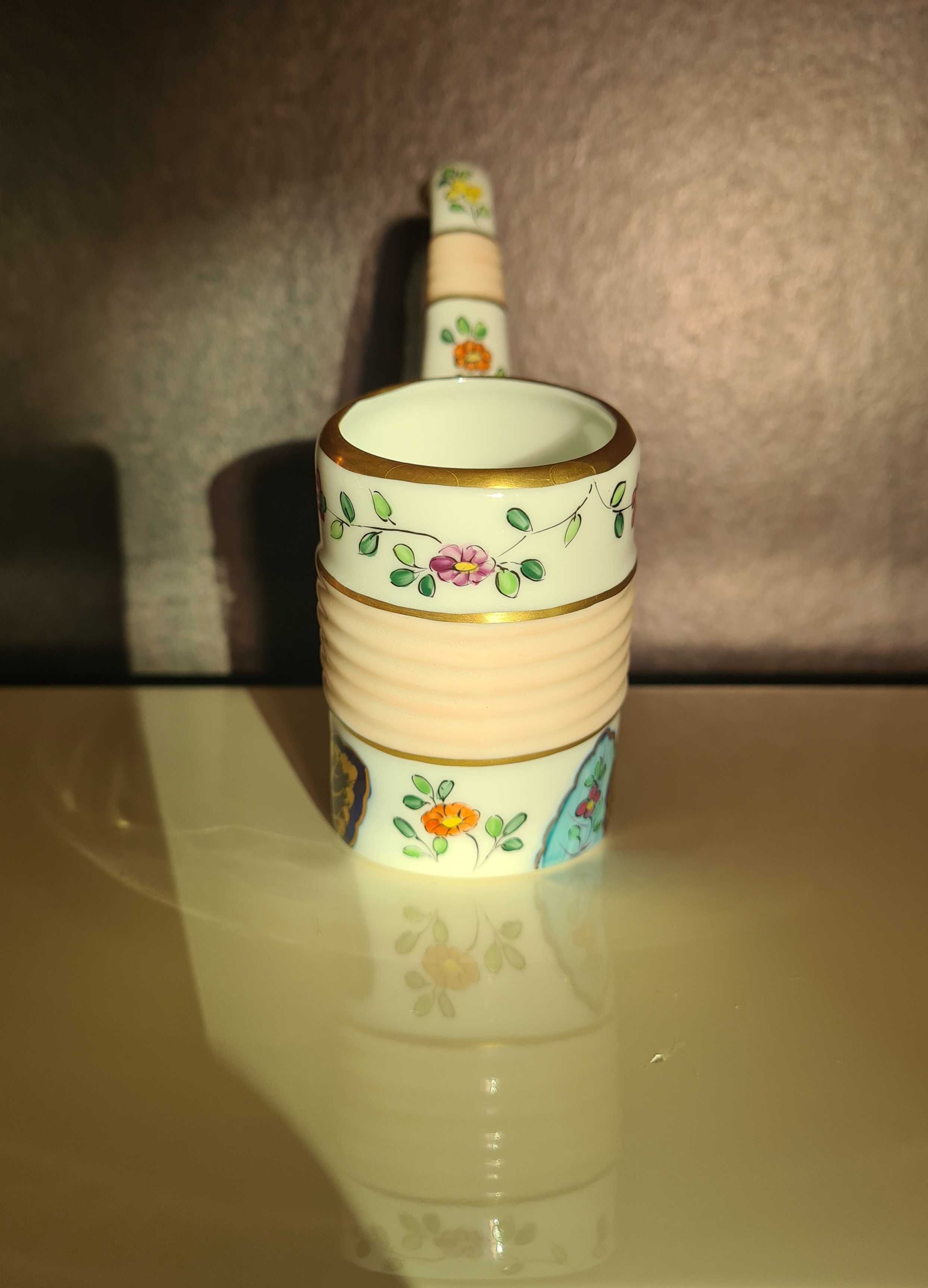 Antigo "Cachimbo" de porcelana Pintado a mão