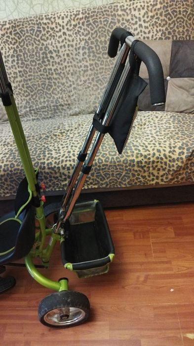 Детский велосипед с родительской ручкой