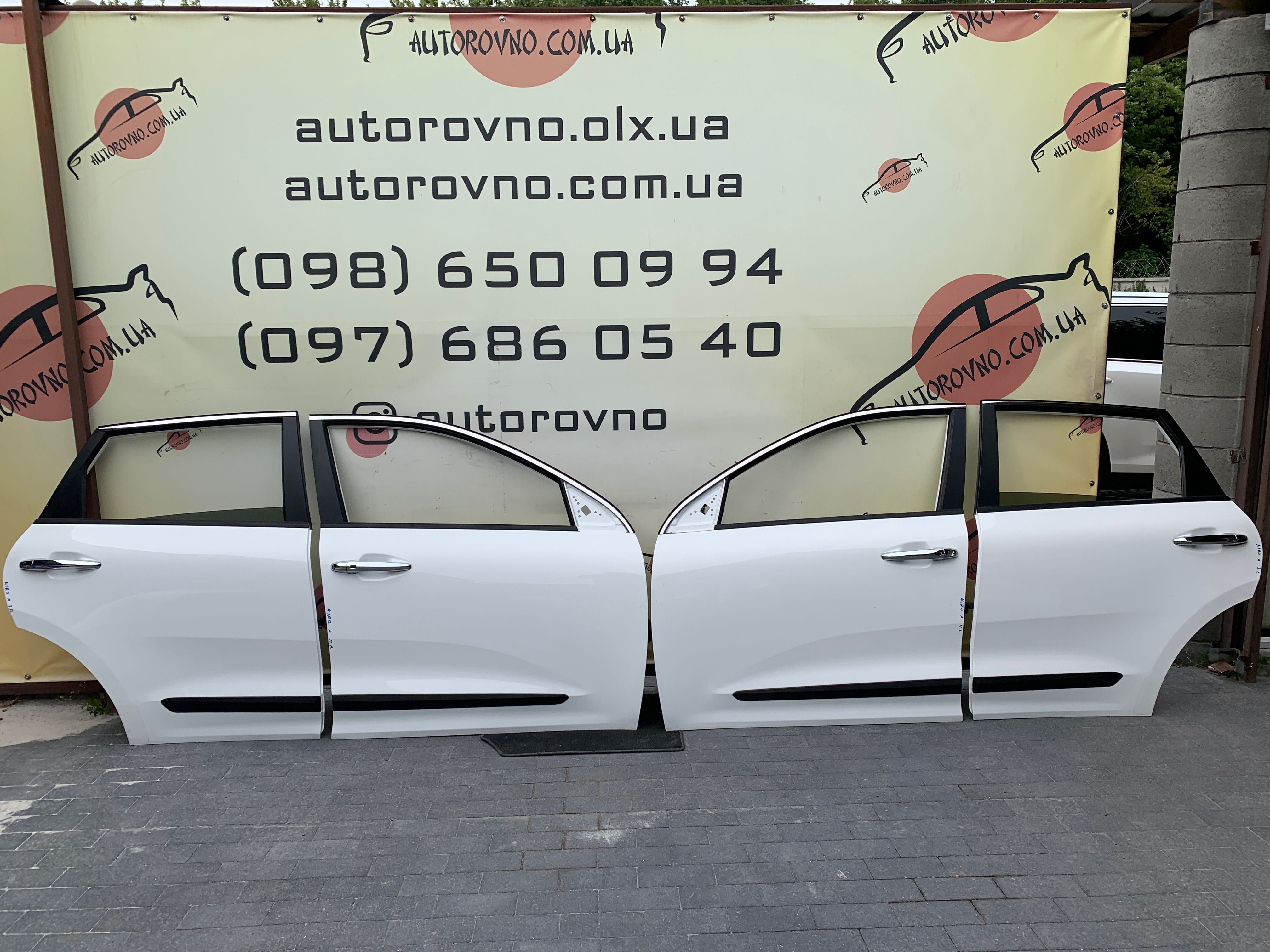 Kia Niro Двері передні задні білі. Ціна договірна!