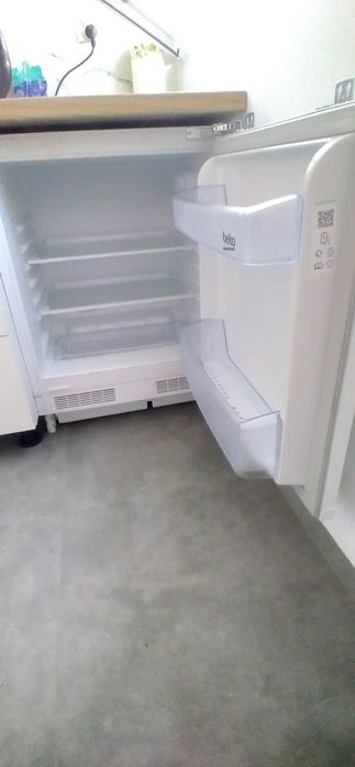 Lodówka Beco na gwarancji.