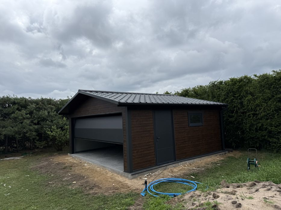 Garaż dwustanowiskowy z płyt warstwowych PIR 60 mm | Ocieplony