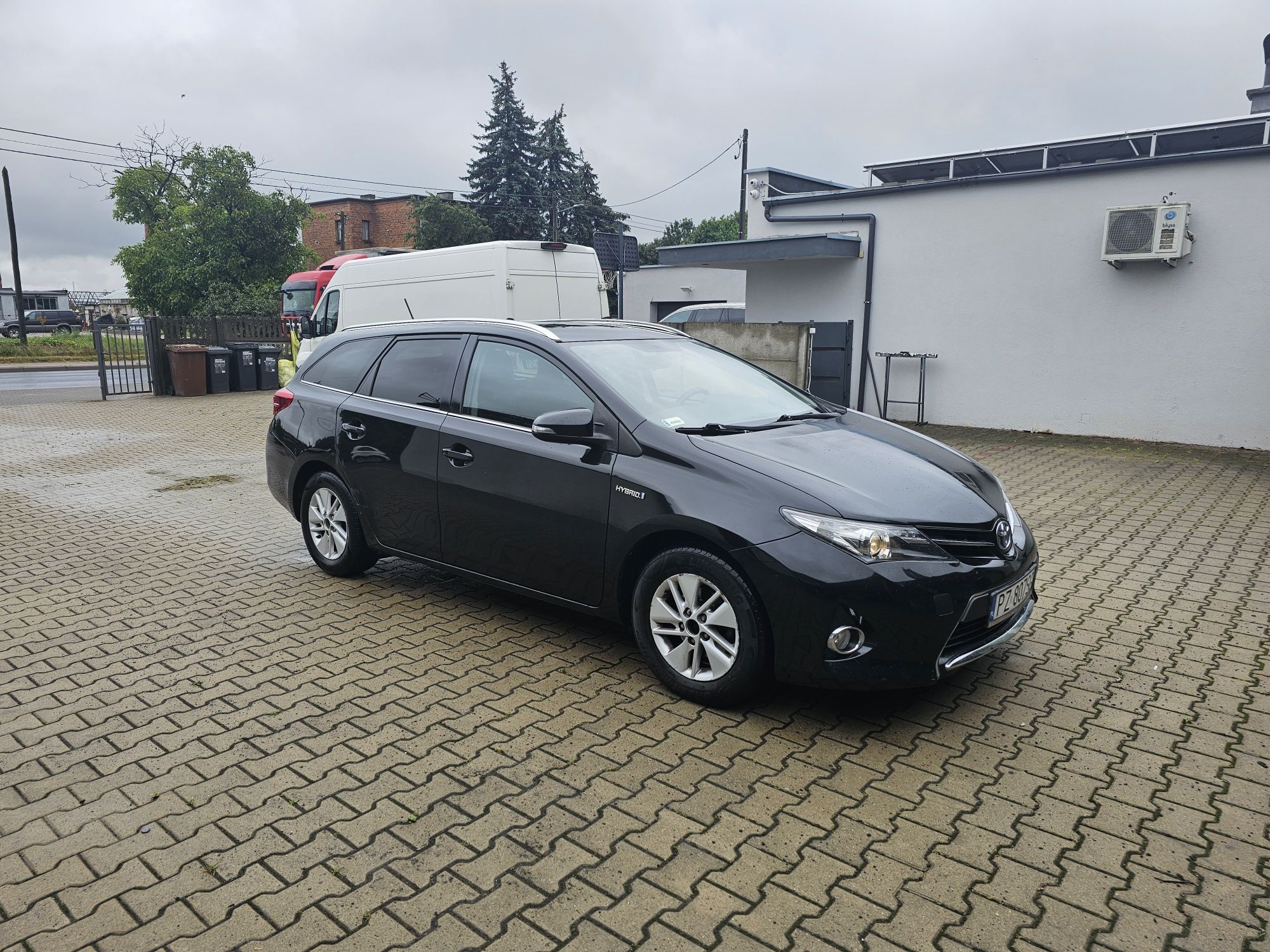 Auris hybryda 2014r