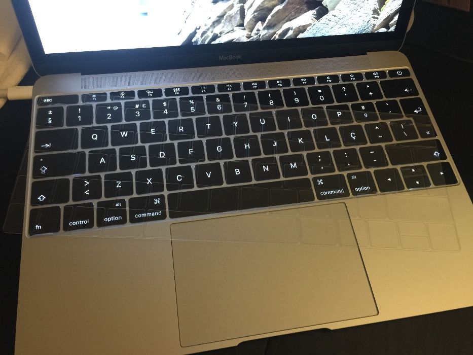 Proteção teclado Apple Macbook 13 TPU - extra fina
