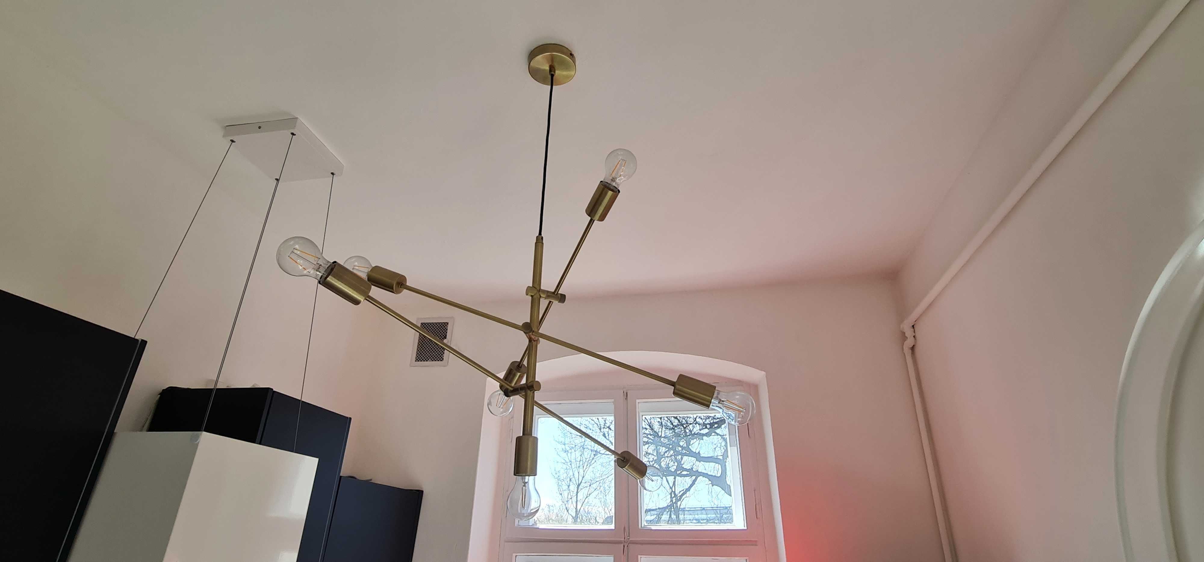 Żyrandol,  lampa wiszącą