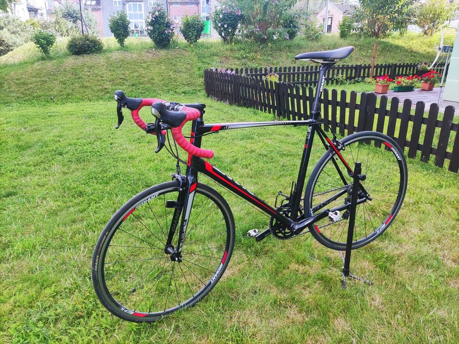 Rower szosowy Giant Defy 1 Shimano 105