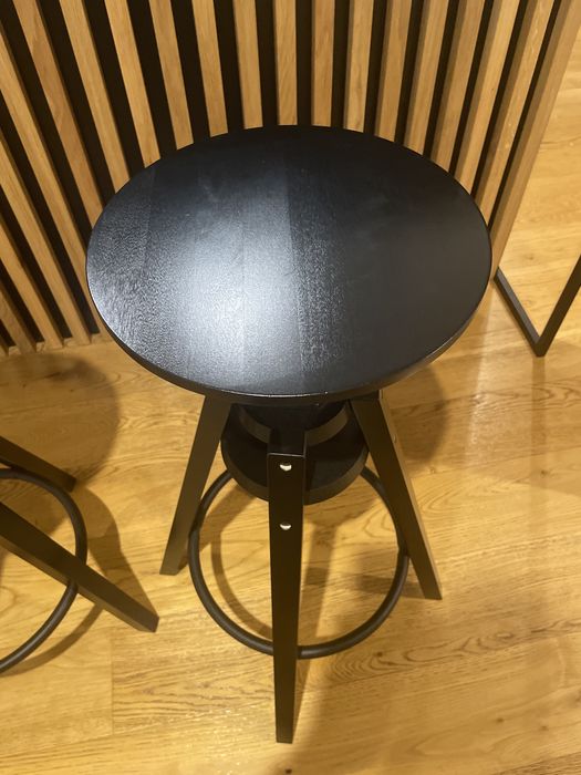 Krzesla barowe wyspowe Dalfred IKea